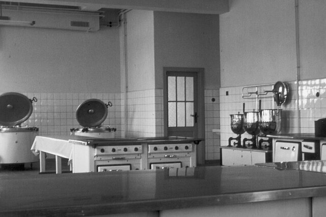 Damalige Zentralküche - heutiger Konferenzraum in der Louise-Otto-Peters-Str. 5
